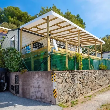 Raphael Apartment